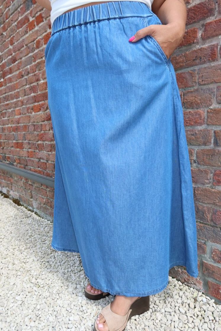  Medium blue